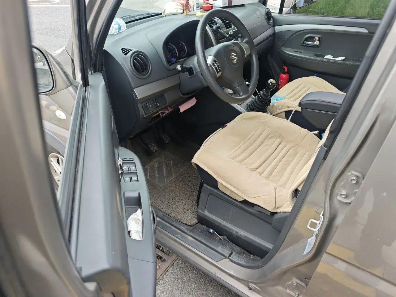 Suzuki Wagon R X5 2013 Luxury Edition 1.4L Standard Model — миниатюра 16