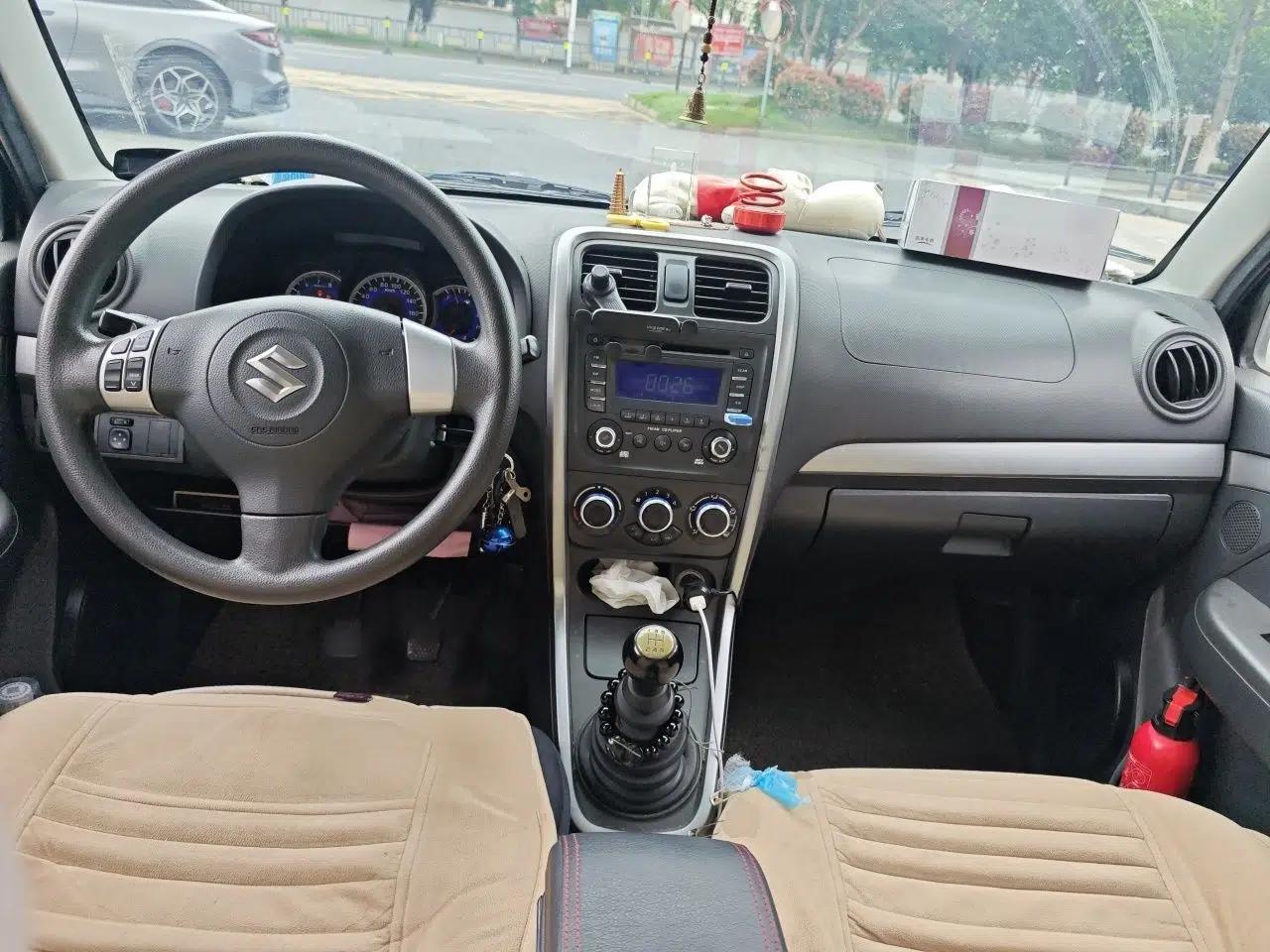 Suzuki Wagon R X5 2013 Luxury Edition 1.4L Standard Model — миниатюра 9