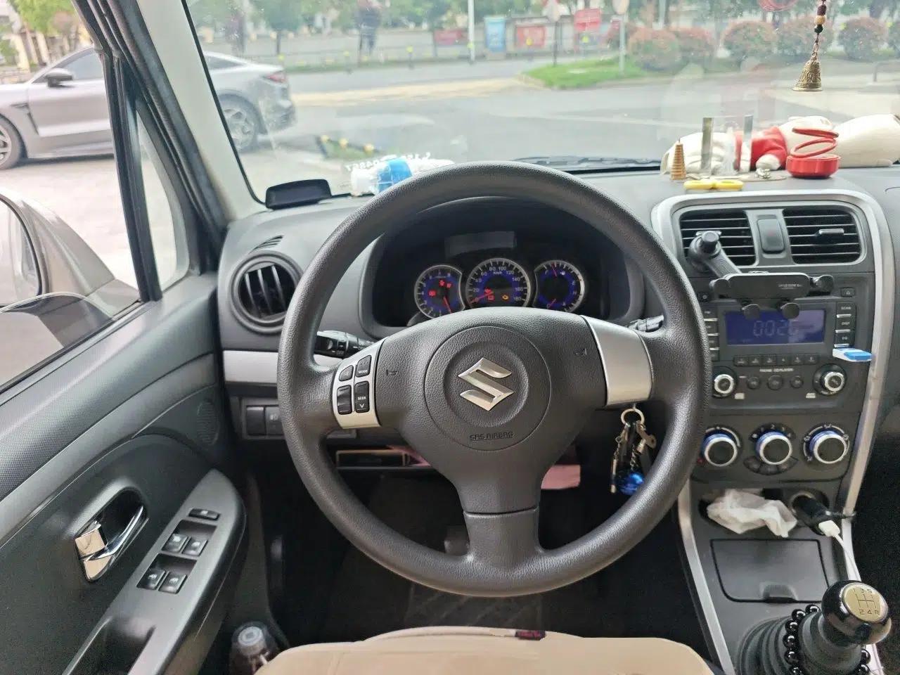 Suzuki Wagon R X5 2013 Luxury Edition 1.4L Standard Model — миниатюра 10