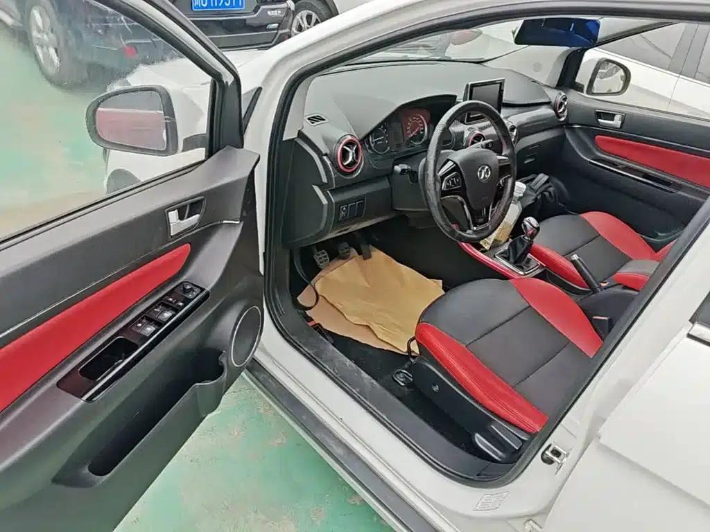 2015 Senova X25 1.5L Manual Comfort Model — миниатюра 16