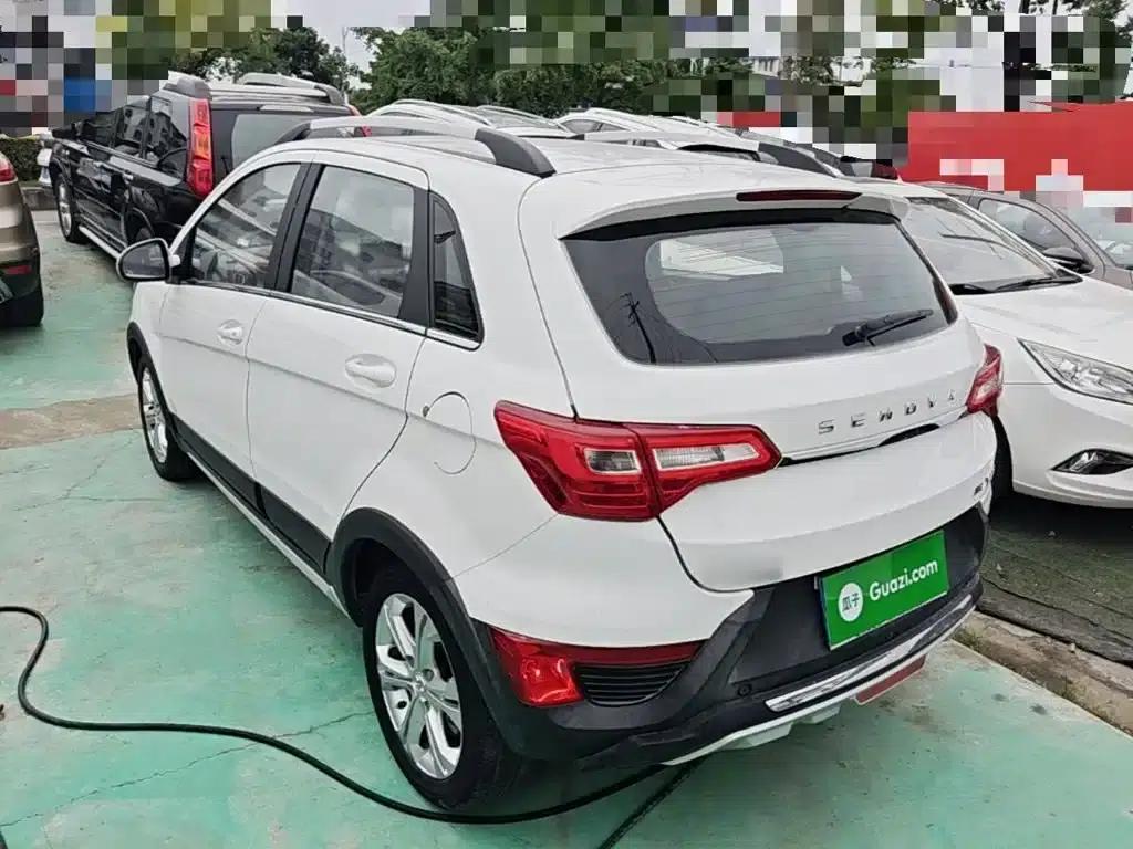 2015 Senova X25 1.5L Manual Comfort Model — миниатюра 5