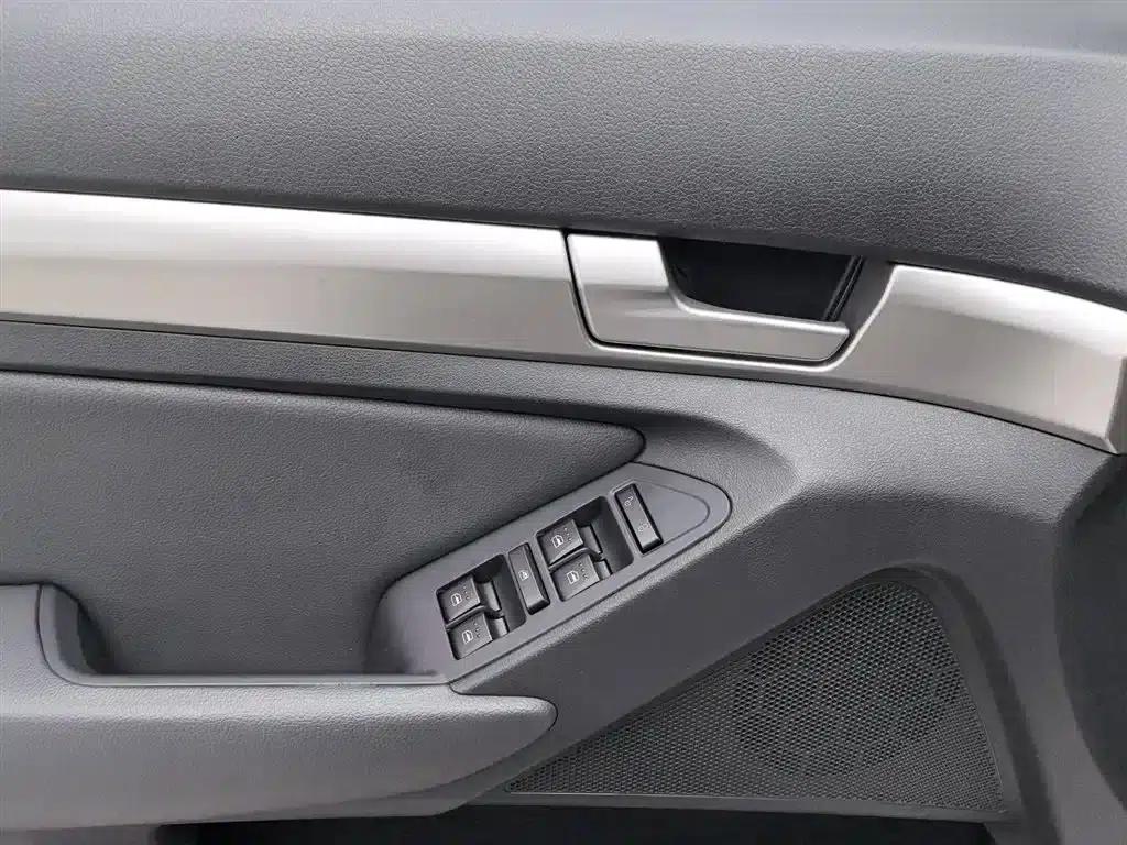2015 Senova X65 2.0T Automatic Elite — миниатюра 9
