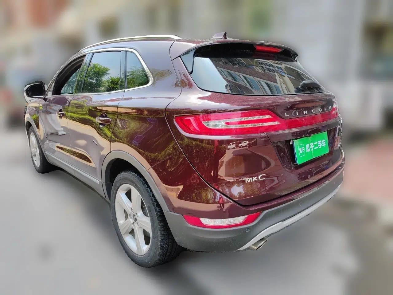 Lincoln MKC 2017 2.0T Two-Wheel Drive Deluxe Edition — миниатюра 4