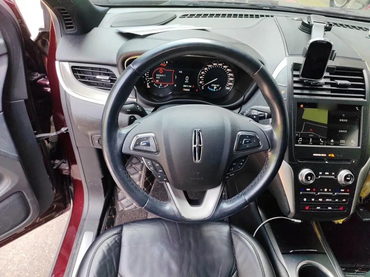 Lincoln MKC 2017 2.0T Two-Wheel Drive Deluxe Edition — миниатюра 10