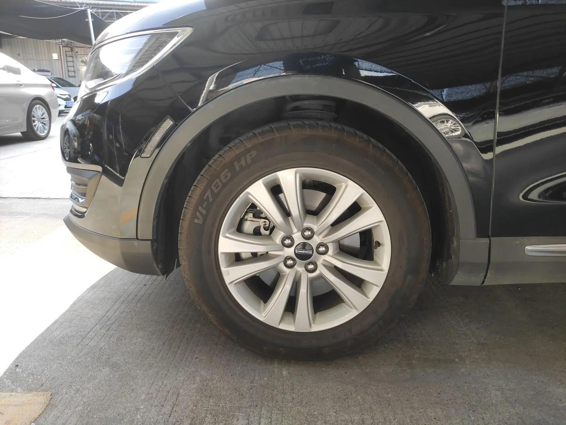 Lincoln MKX 2017 2.0T Two-Wheel Drive Deluxe Edition — миниатюра 13