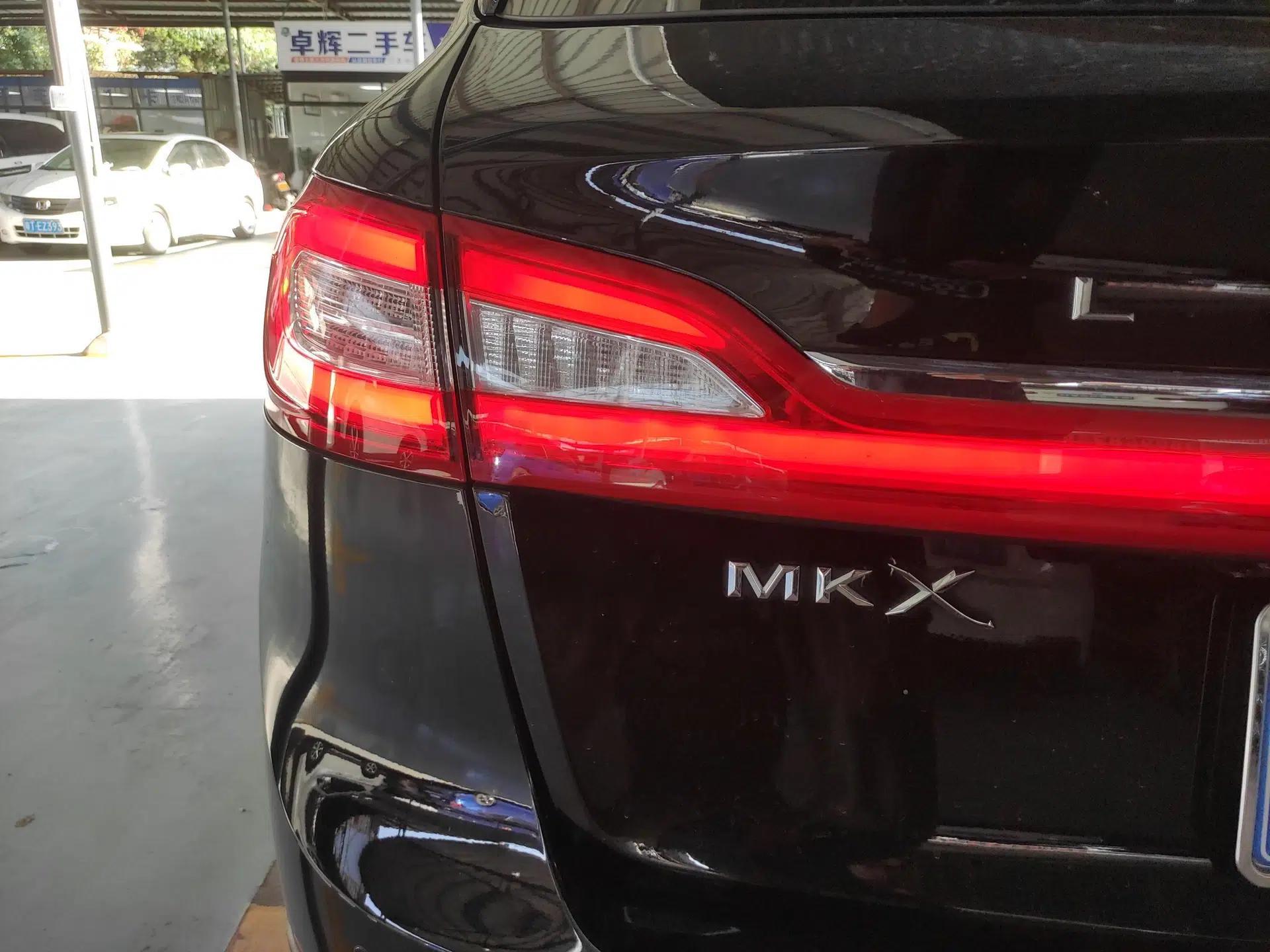 Lincoln MKX 2017 2.0T Two-Wheel Drive Deluxe Edition — миниатюра 15