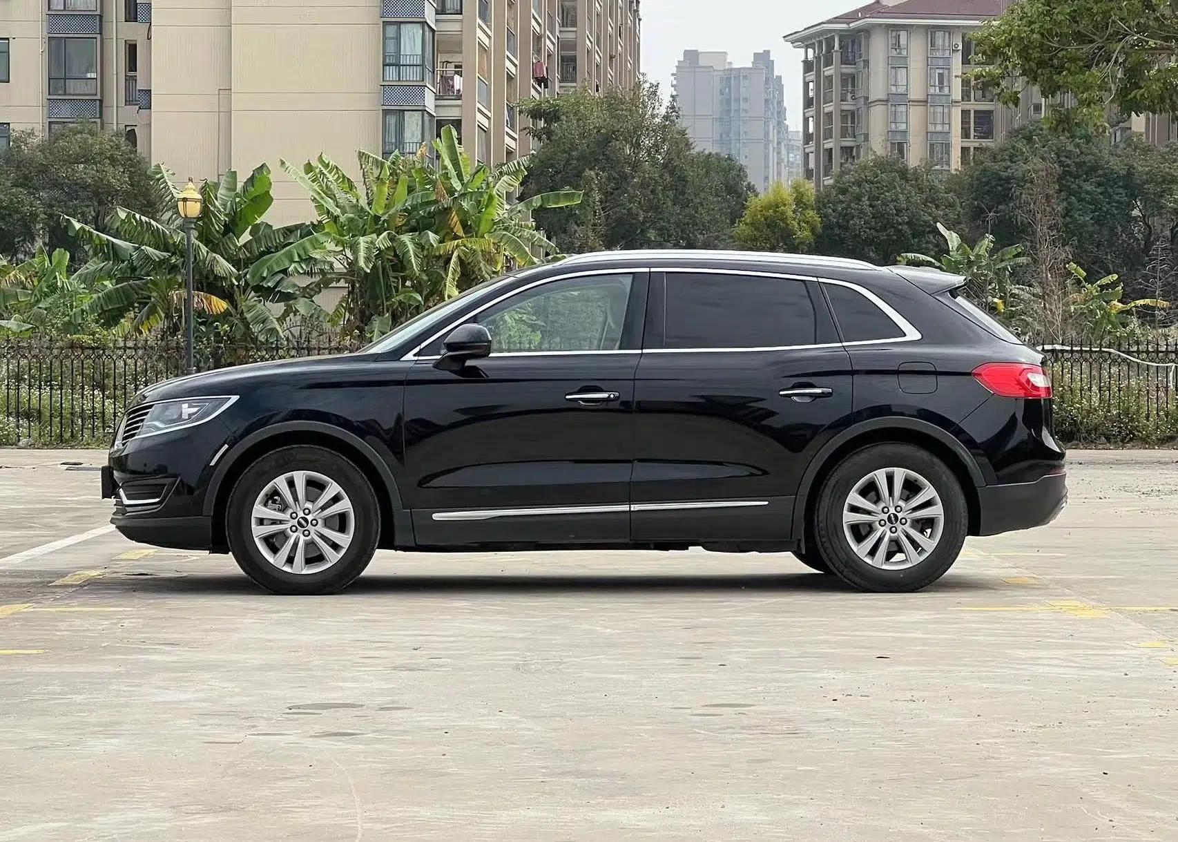 Lincoln MKX 2017 2.0T Two-Wheel Drive Deluxe Edition — миниатюра 6
