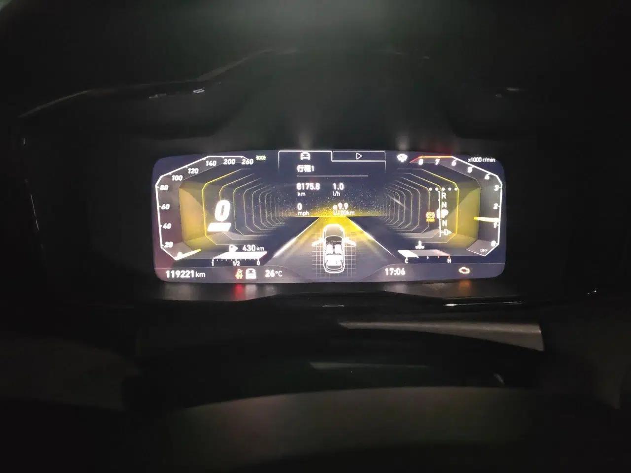 Lynk & Co 02 Hatchback 2021 2.0TD Halo Driving Control Kit Edition — миниатюра 11