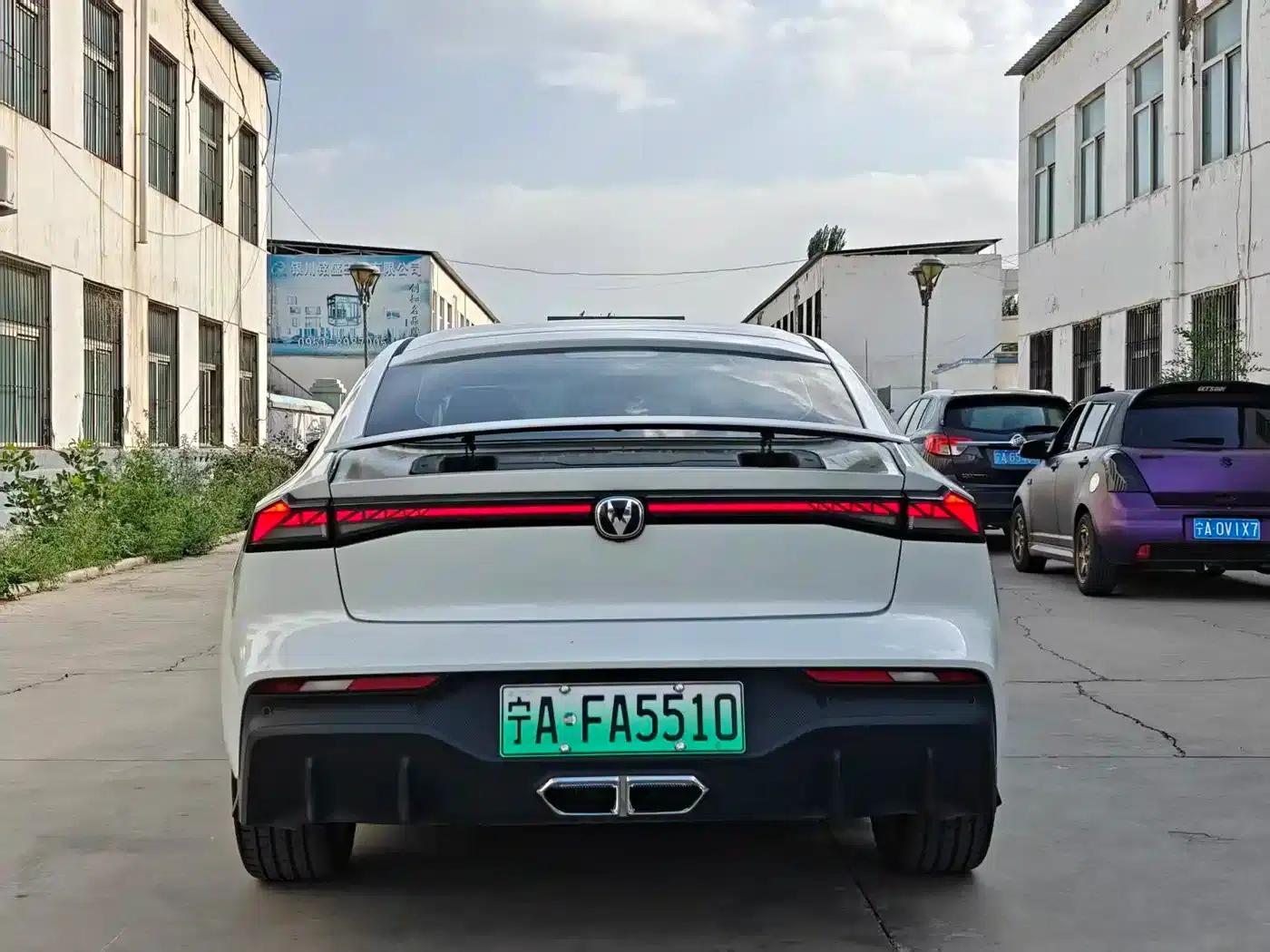 Changan UNI-V Smart Electric iDD 2024 Model Blue Whale Smart Electric iDD 136km Smart Cool Edition — миниатюра 7