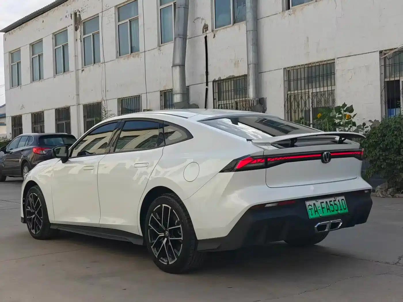 Changan UNI-V Smart Electric iDD 2024 Model Blue Whale Smart Electric iDD 136km Smart Cool Edition — миниатюра 9