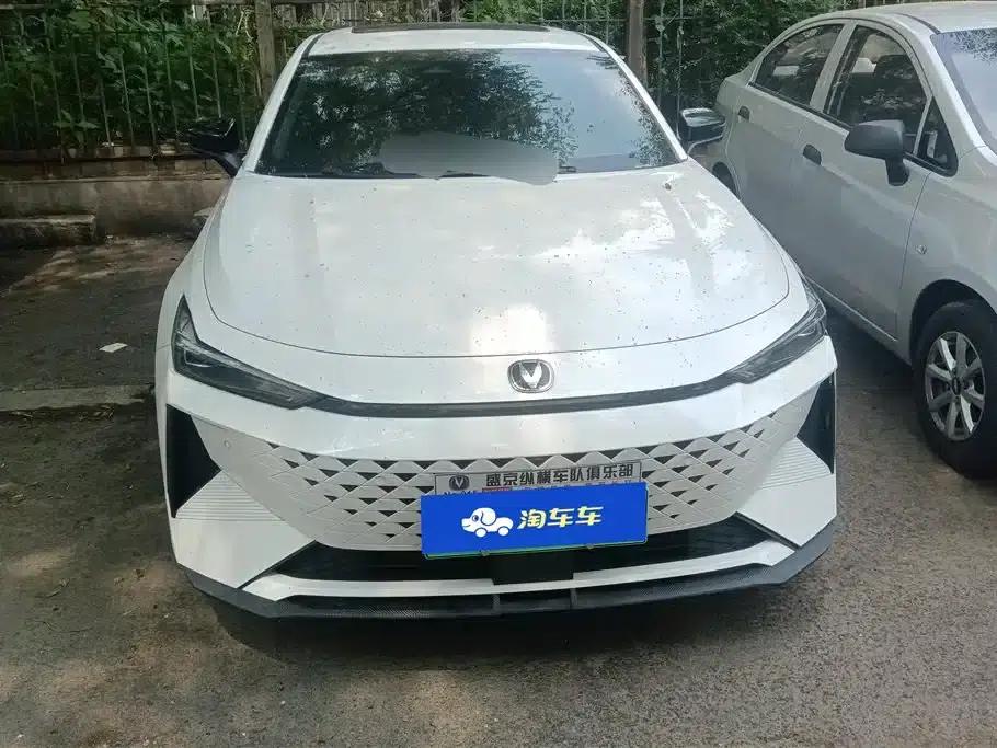 Changan UNI-V Smart Electric iDD 2024 Model Blue Whale Smart Electric iDD 136km Smart Cool Edition — миниатюра 2
