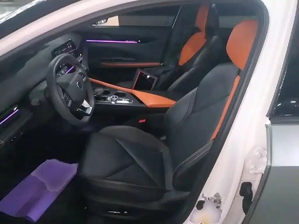 Changan UNI-V Smart Electric iDD 2023 Model, Smart Electric iDD 1.5T, 113km/h Smart Cool Edition — миниатюра 11