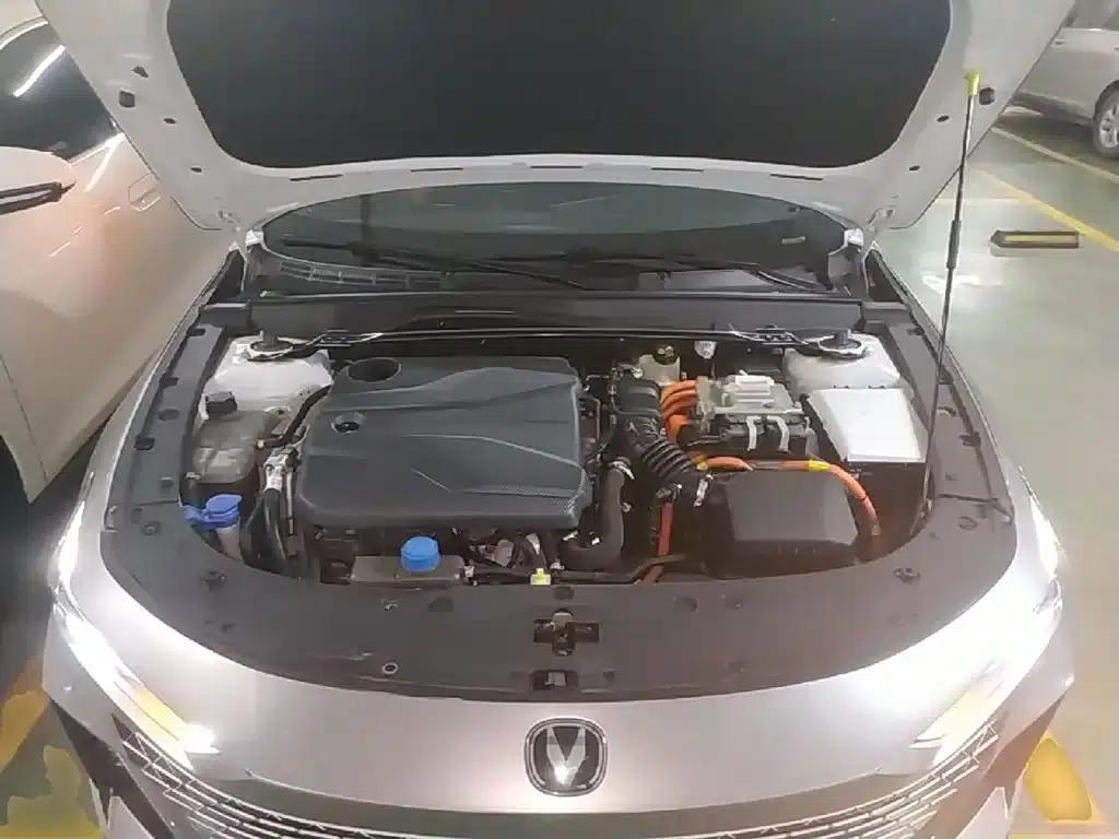 Changan UNI-V Smart Electric iDD 2023 Model, Smart Electric iDD 1.5T, 113km/h Smart Cool Edition — миниатюра 16