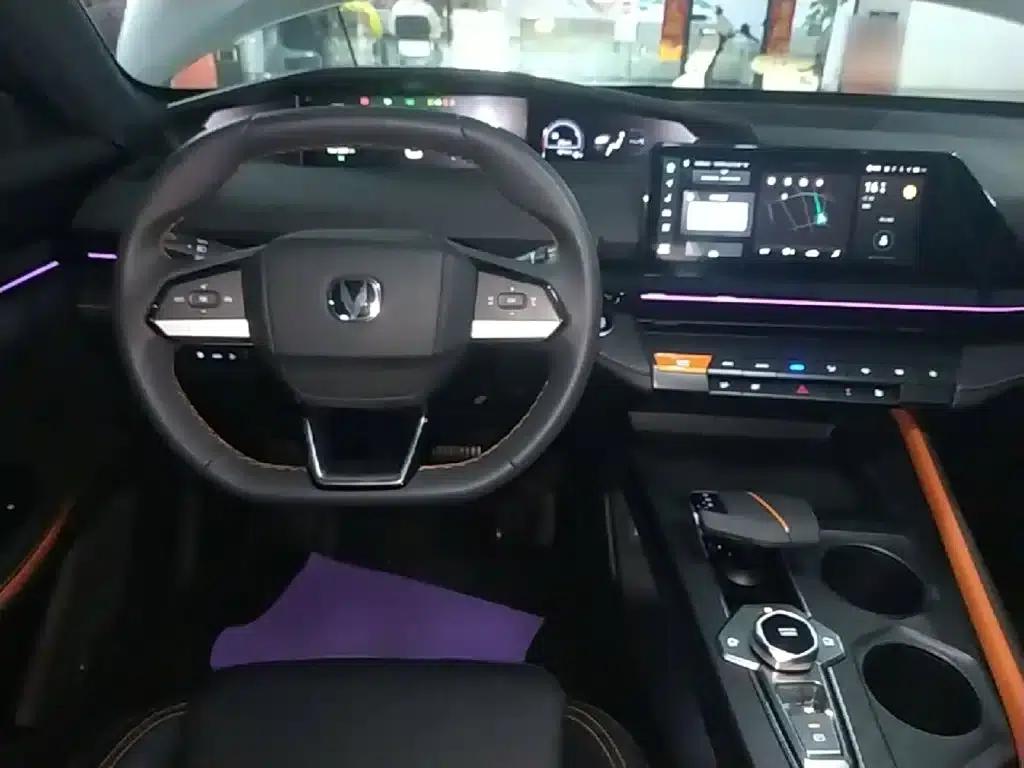 Changan UNI-V Smart Electric iDD 2023 Model, Smart Electric iDD 1.5T, 113km/h Smart Cool Edition — миниатюра 7