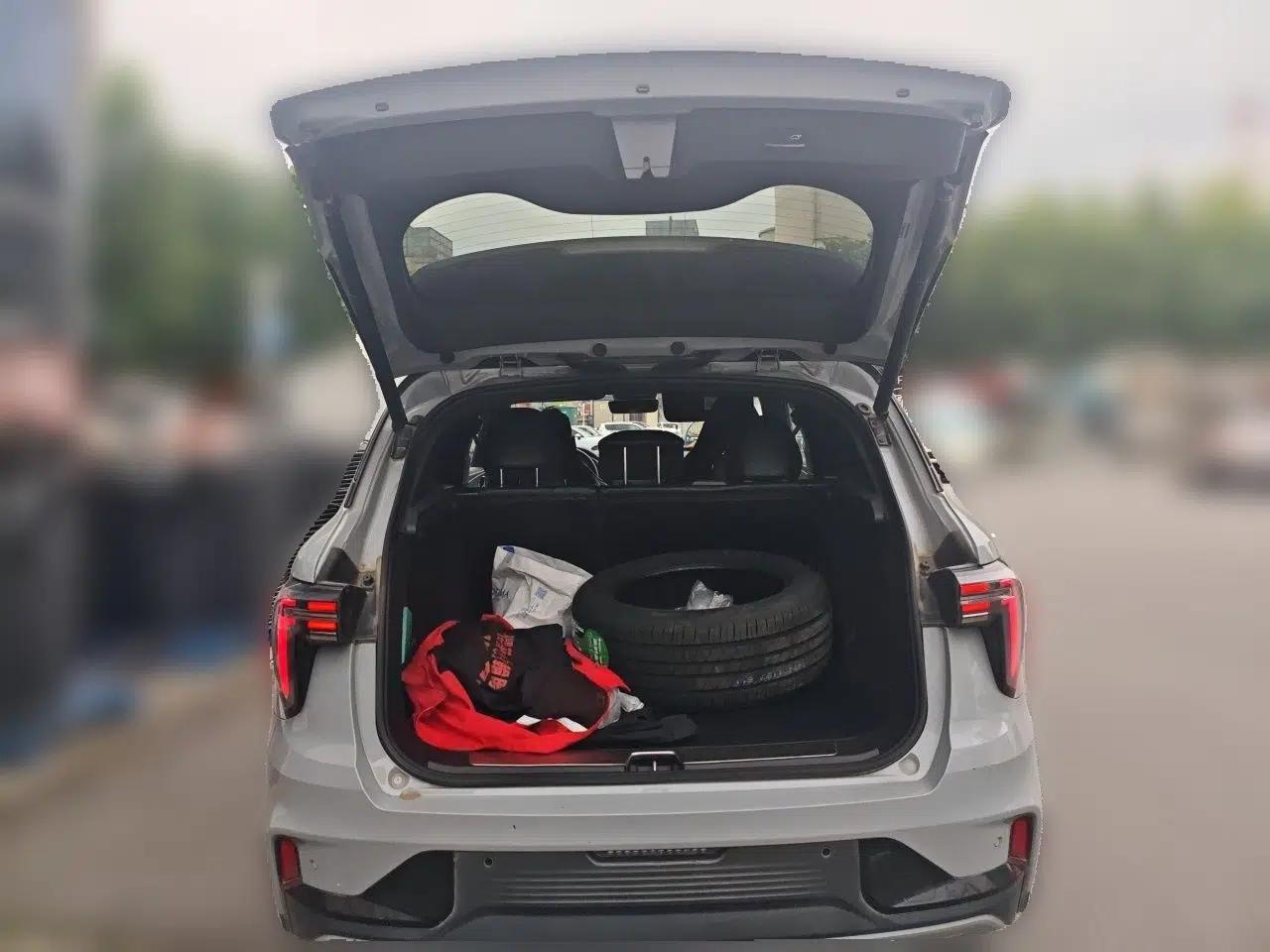 Lynk & Co 01 EM-P 2023 1.5TD EM-P Dawn Edition — миниатюра 19