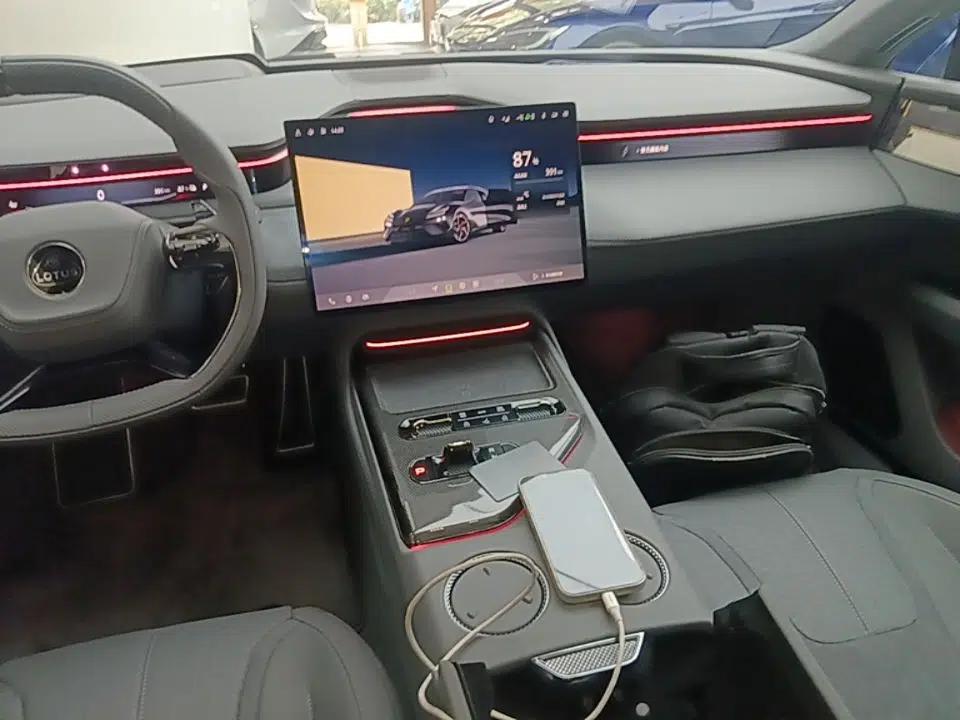 Lotus EMEYA 2025 600 Luxury Edition — миниатюра 20