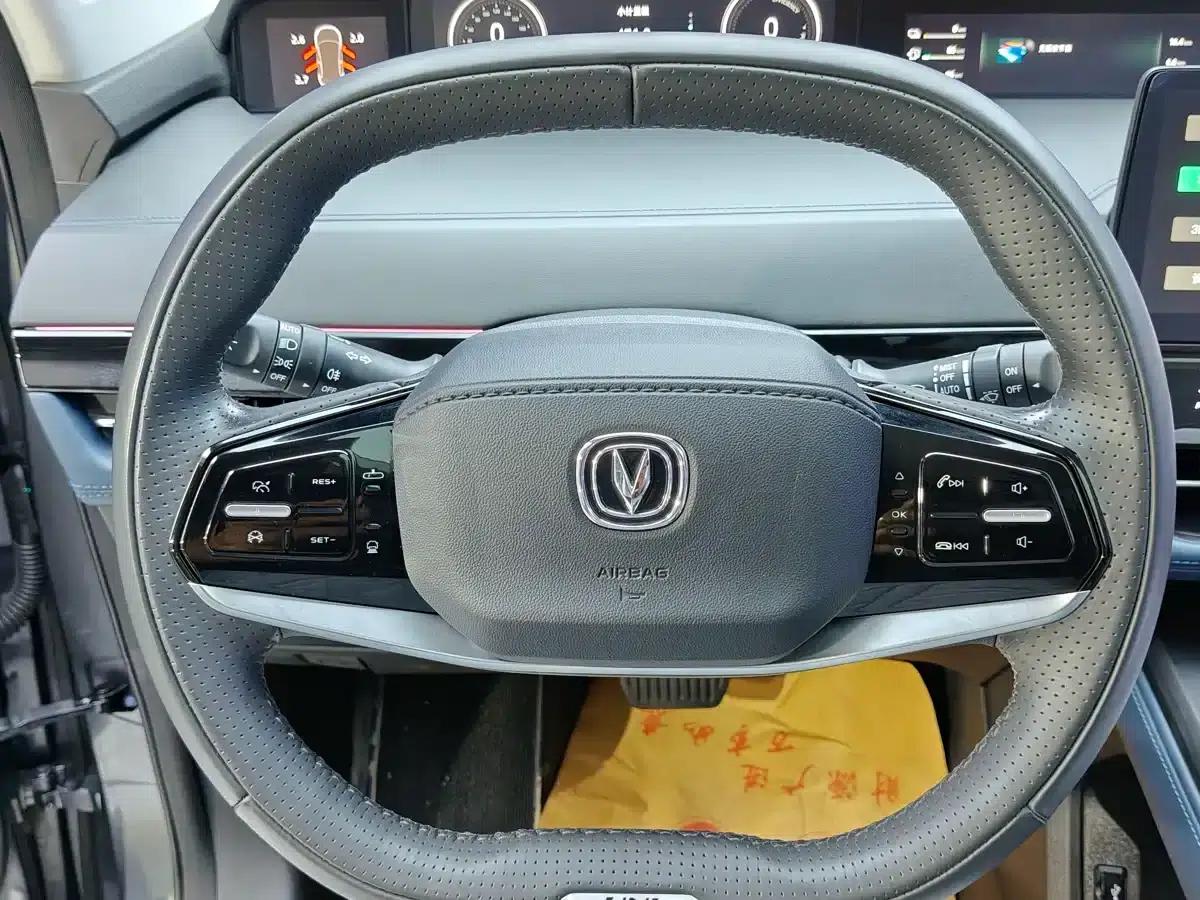 Changan UNI-K Smart Electric iDD 2022 Blue Whale iDD 130km 1.5T Excellent Edition — миниатюра 14
