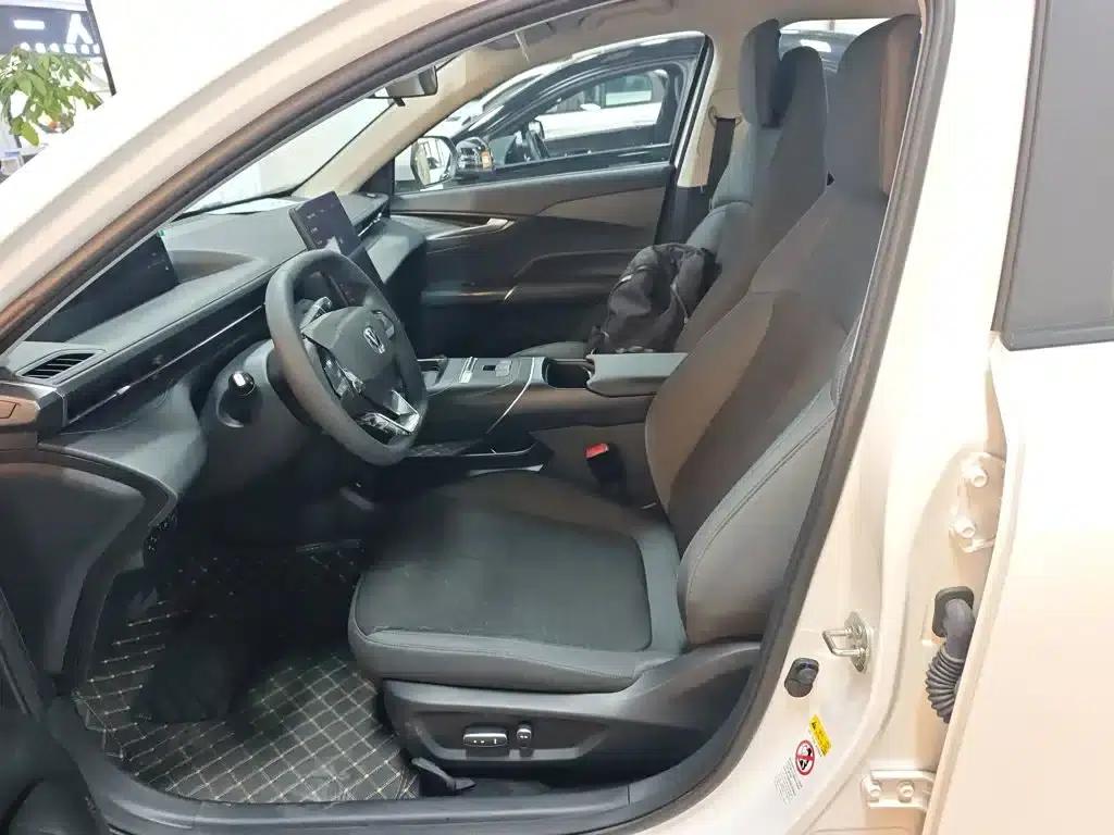 Changan Eado PHEV 2025 Smart Blue Whale 145KM High-Performance Edition — миниатюра 8
