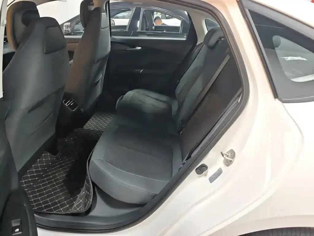 Changan Eado PHEV 2025 Smart Blue Whale 145KM High-Performance Edition — миниатюра 10
