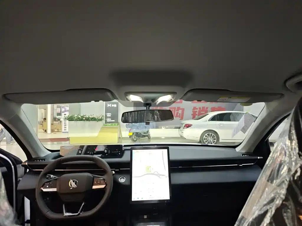 Changan Eado PHEV 2025 Smart Blue Whale 145KM High-Performance Edition — миниатюра 11
