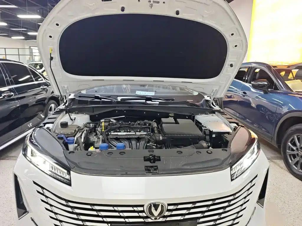 Changan Eado PHEV 2025 Smart Blue Whale 145KM High-Performance Edition — миниатюра 13