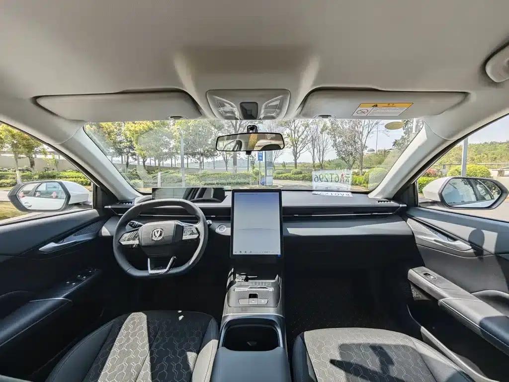 Changan Eado PHEV 2025 Smart Blue Whale 145KM High-Performance Edition — миниатюра 24