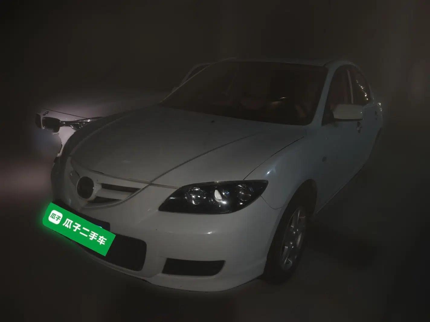 Mazda 3 2012 1.6L Manual Classic Standard Edition — миниатюра 1