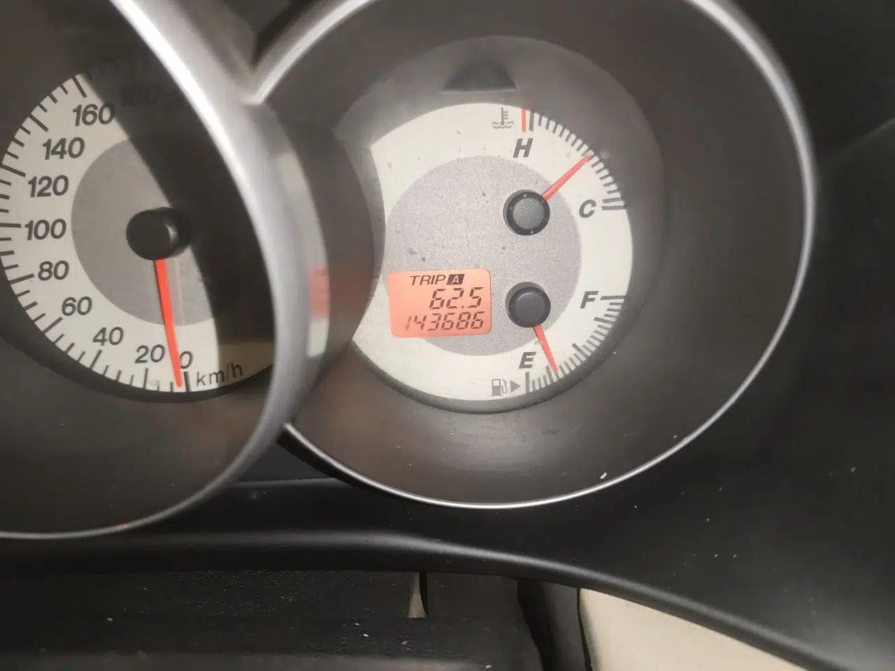 Mazda 3 2012 1.6L Manual Classic Standard Edition — миниатюра 12