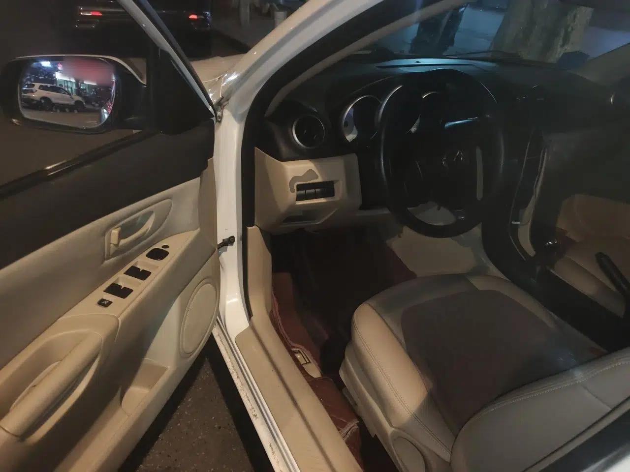 Mazda 3 2012 1.6L Manual Classic Standard Edition — миниатюра 16