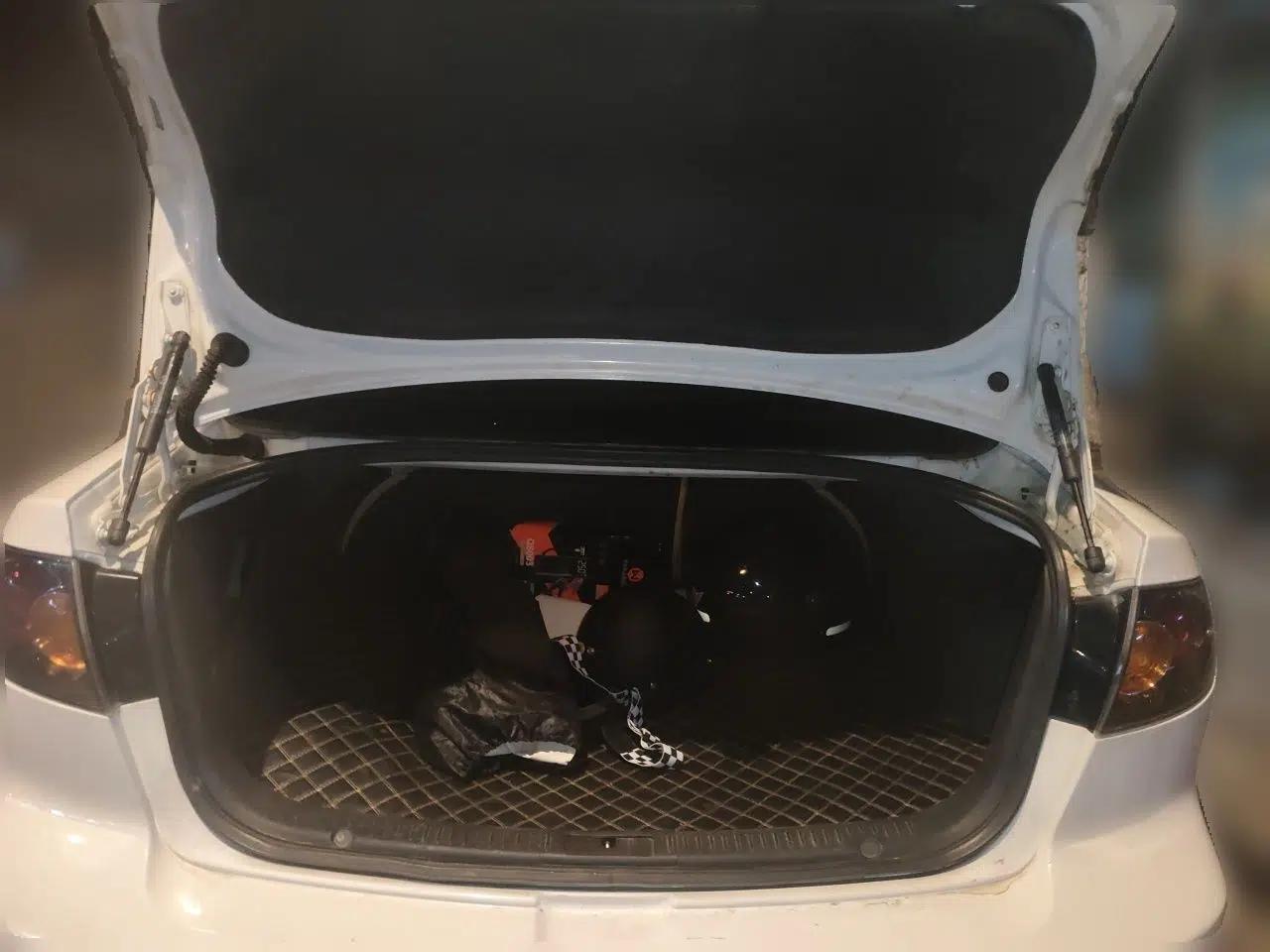 Mazda 3 2012 1.6L Manual Classic Standard Edition — миниатюра 19