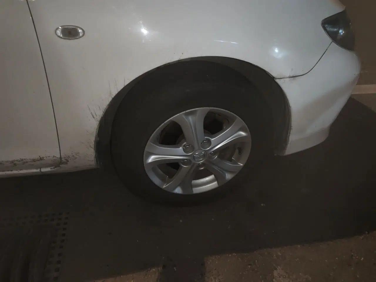 Mazda 3 2012 1.6L Manual Classic Standard Edition — миниатюра 8
