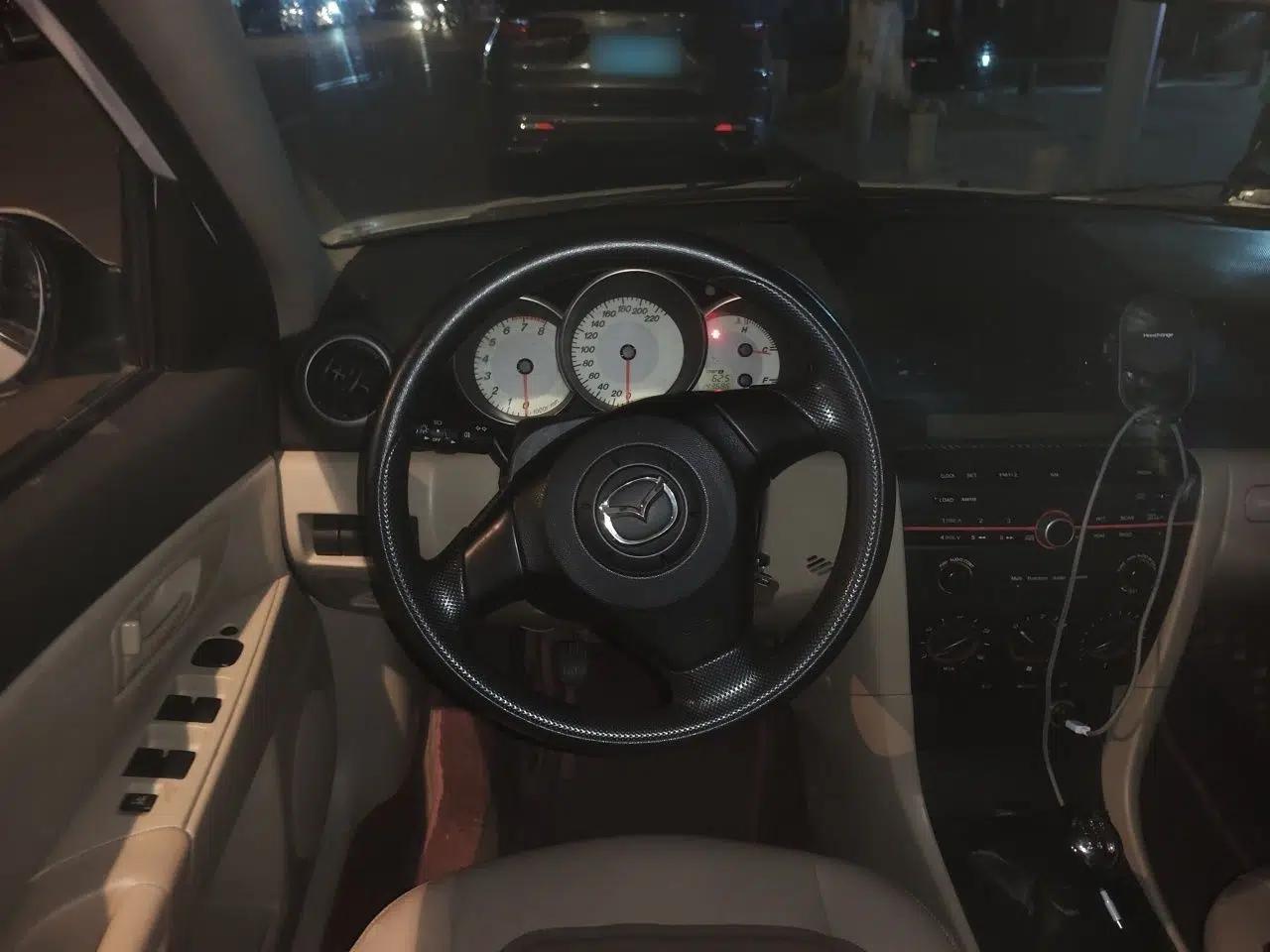 Mazda 3 2012 1.6L Manual Classic Standard Edition — миниатюра 10