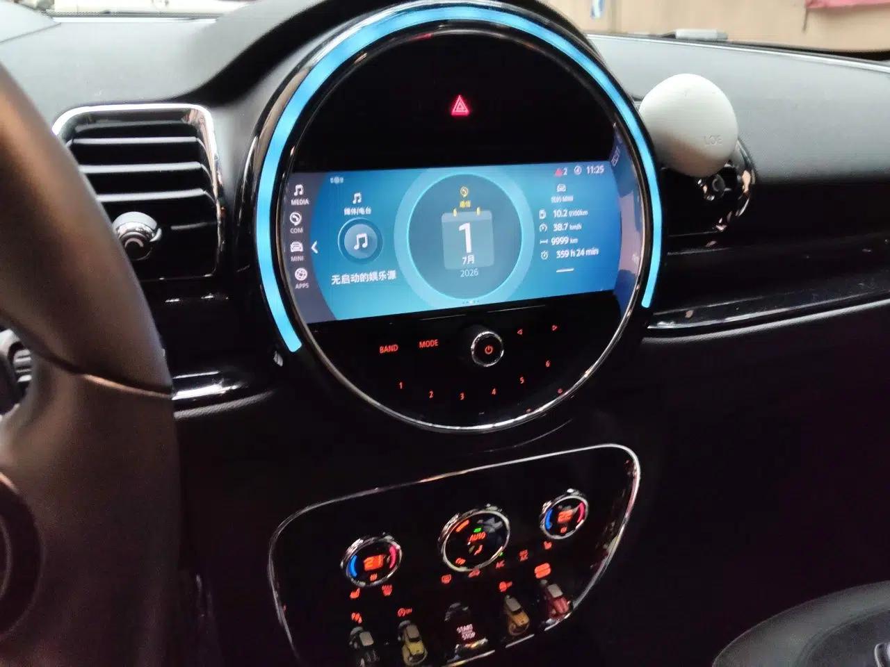 MINI JCW CLUBMAN 2022 2.0T JOHN COOPER WORKS ALL-IN — миниатюра 13