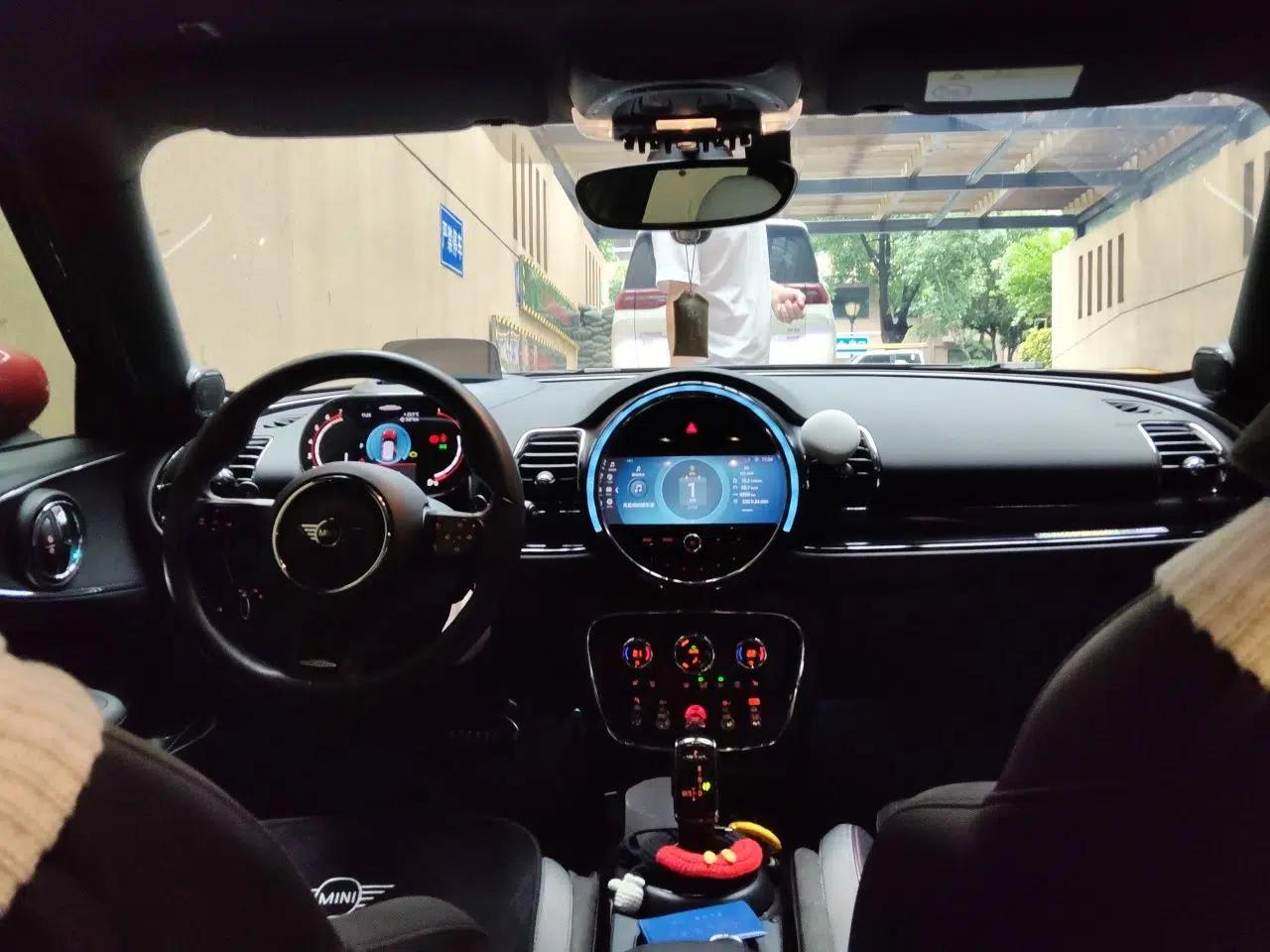MINI JCW CLUBMAN 2022 2.0T JOHN COOPER WORKS ALL-IN — миниатюра 18