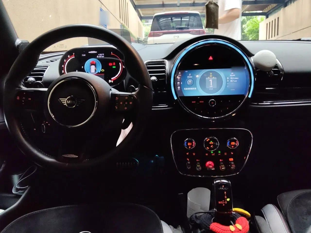 MINI JCW CLUBMAN 2022 2.0T JOHN COOPER WORKS ALL-IN — миниатюра 9