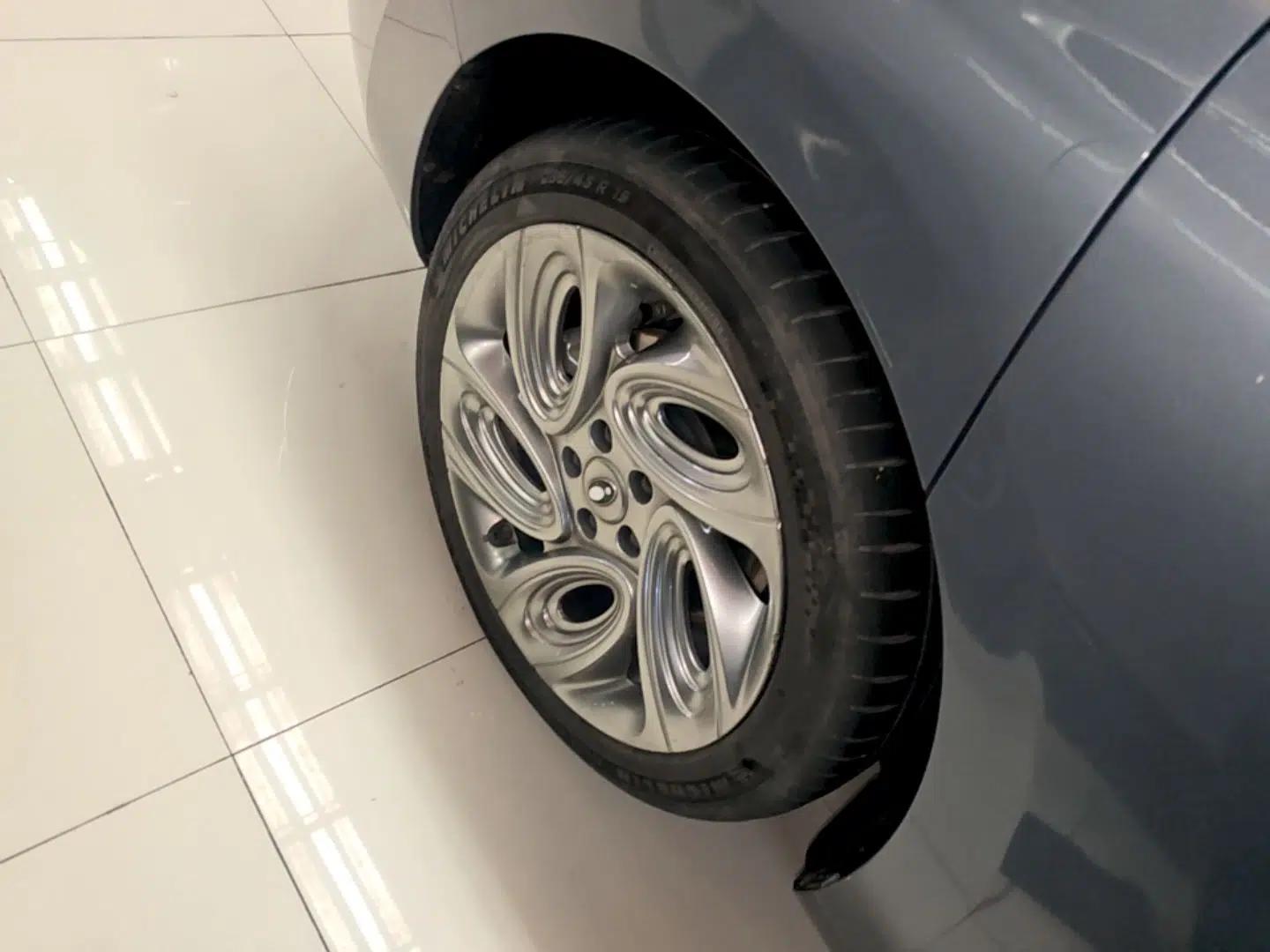 ORA Lightning Cat 2022 555 km Luxury Edition — миниатюра 11