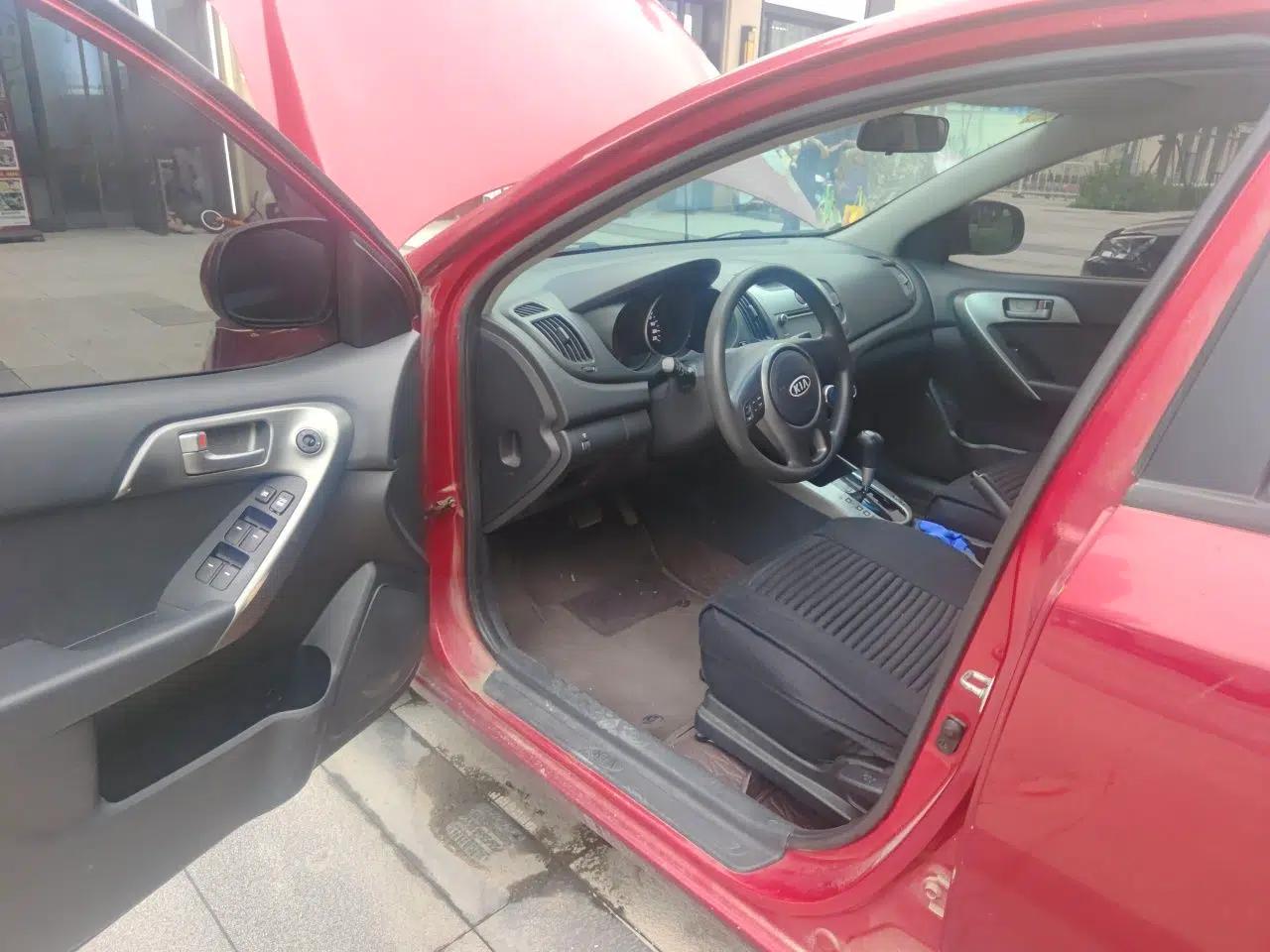 Kia Forte 2011 1.6L AT GL — миниатюра 16