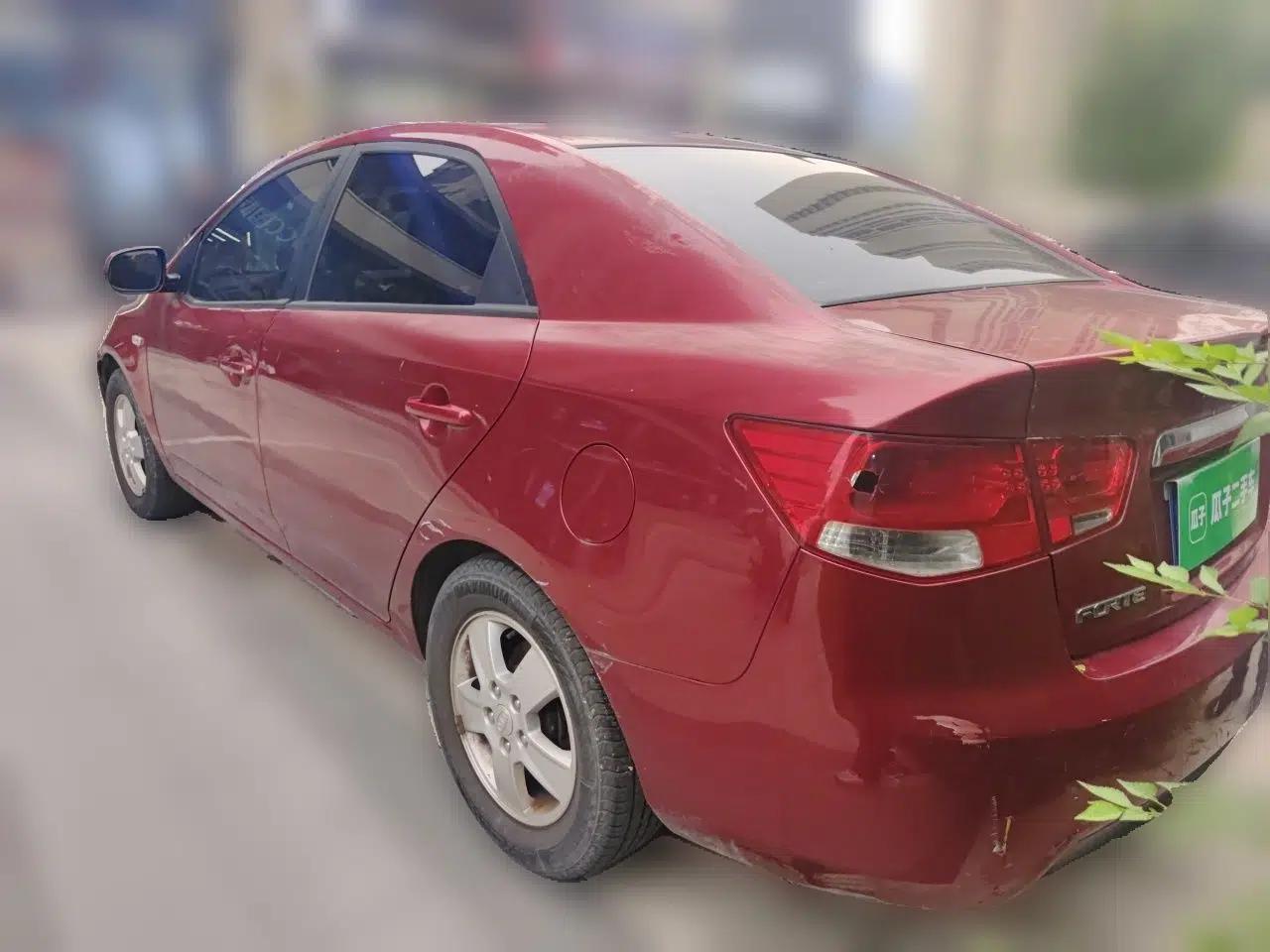 Kia Forte 2011 1.6L AT GL — миниатюра 4