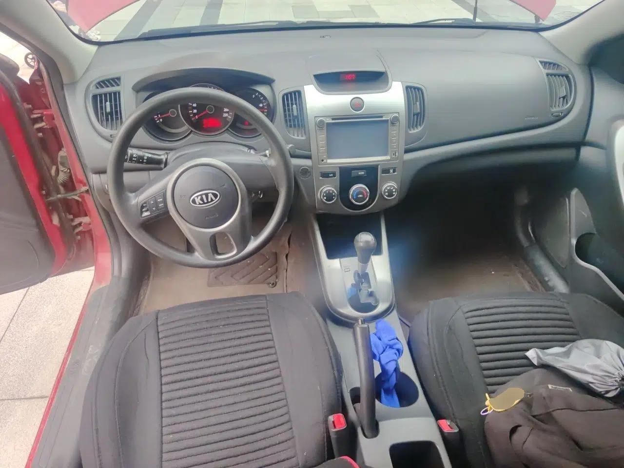 Kia Forte 2011 1.6L AT GL — миниатюра 9
