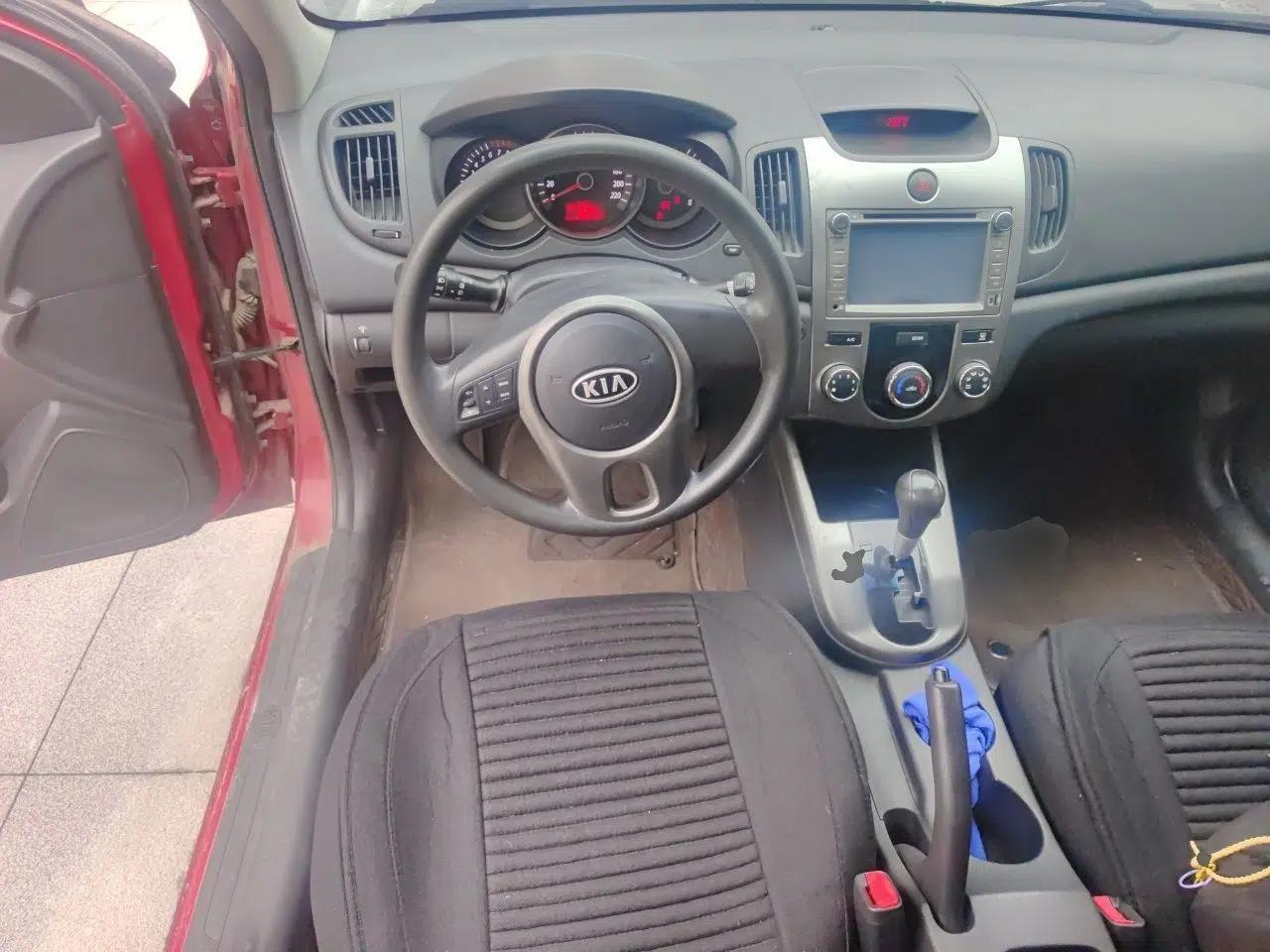 Kia Forte 2011 1.6L AT GL — миниатюра 10