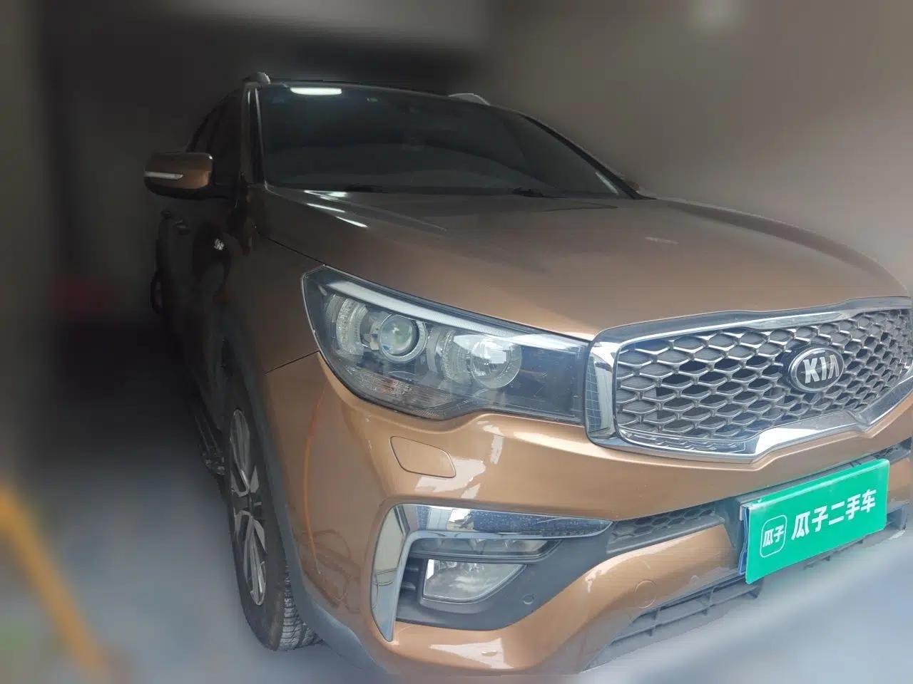 Kia KX7 2017 2.0T Automatic All-Wheel Drive LUX 7-Seater — миниатюра 3