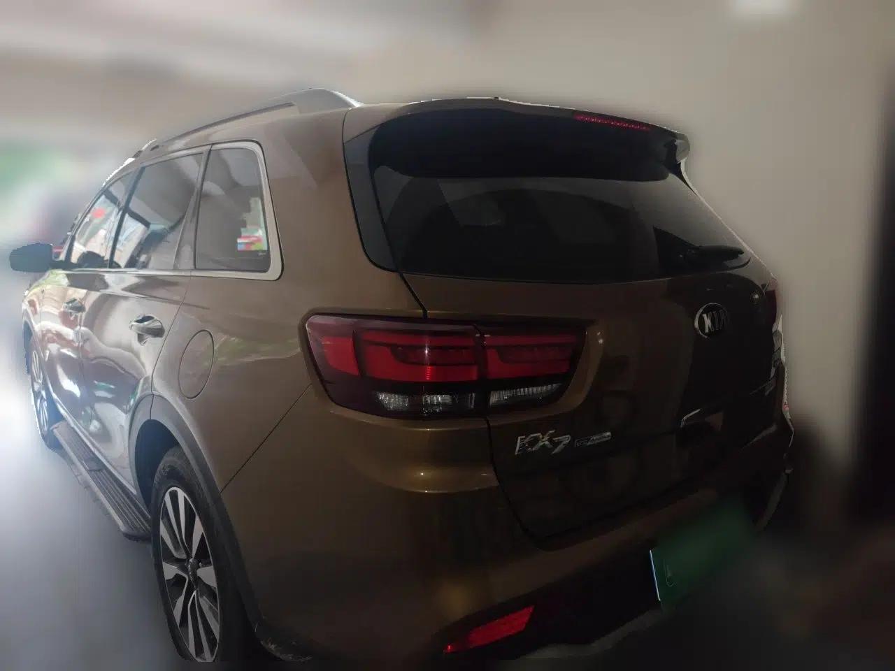 Kia KX7 2017 2.0T Automatic All-Wheel Drive LUX 7-Seater — миниатюра 4