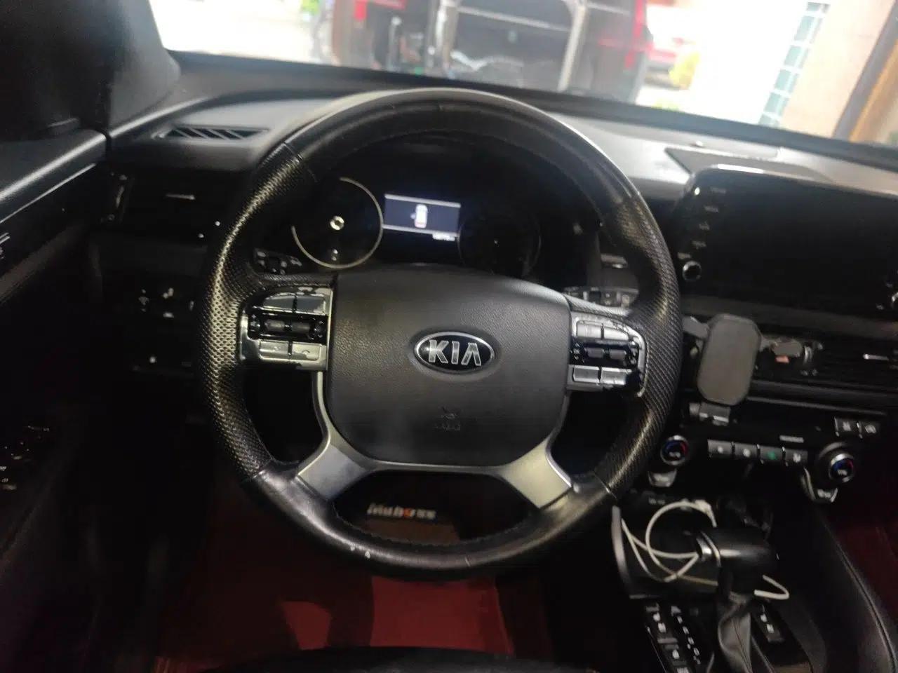 Kia KX7 2017 2.0T Automatic All-Wheel Drive LUX 7-Seater — миниатюра 10