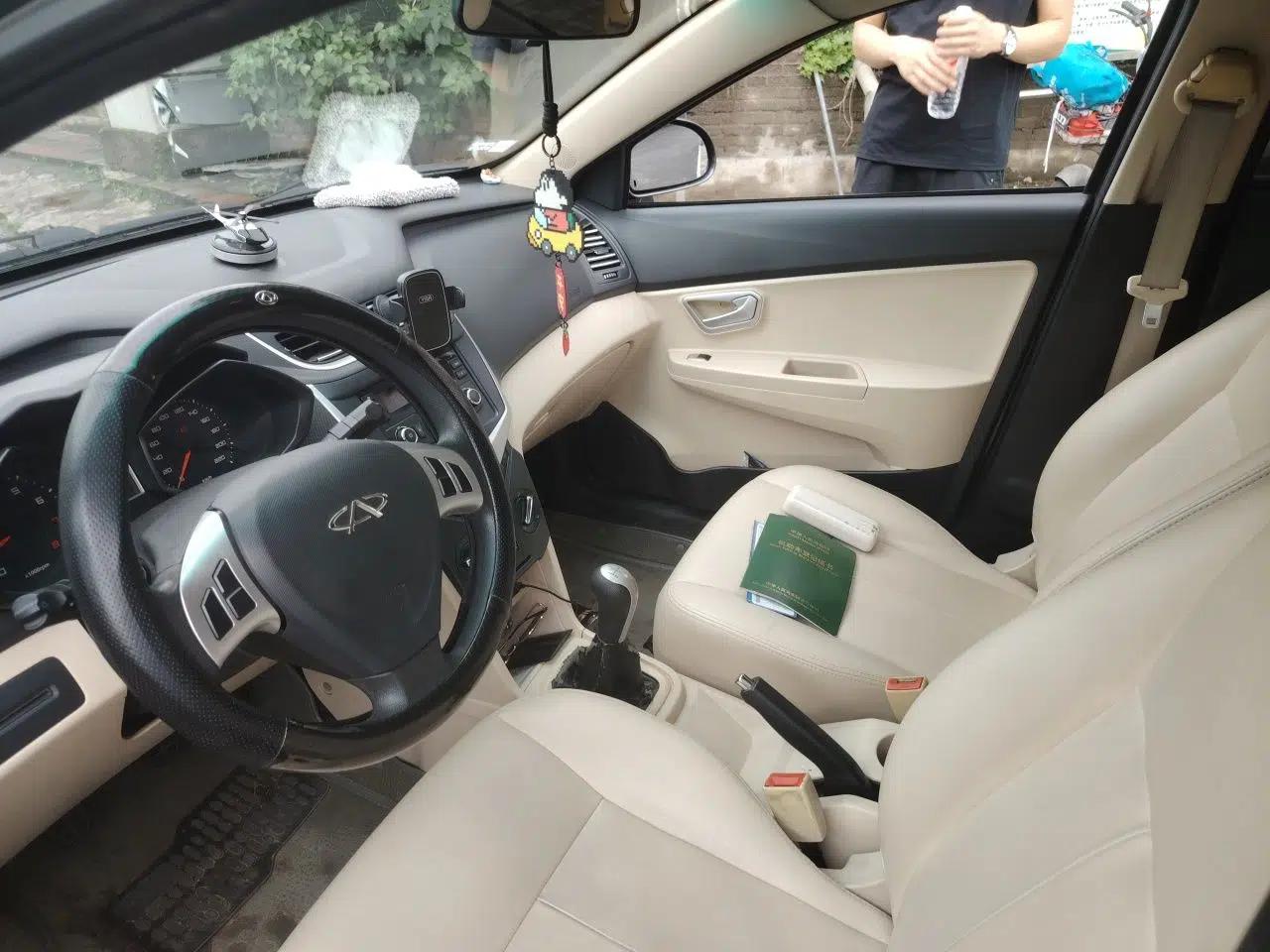 Chery Fengyun 2 2013 Hatchback 1.5L Manual Ruiyi Edition — миниатюра 15