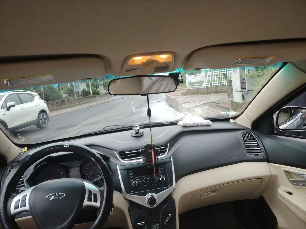Chery Fengyun 2 2013 Hatchback 1.5L Manual Ruiyi Edition — миниатюра 18