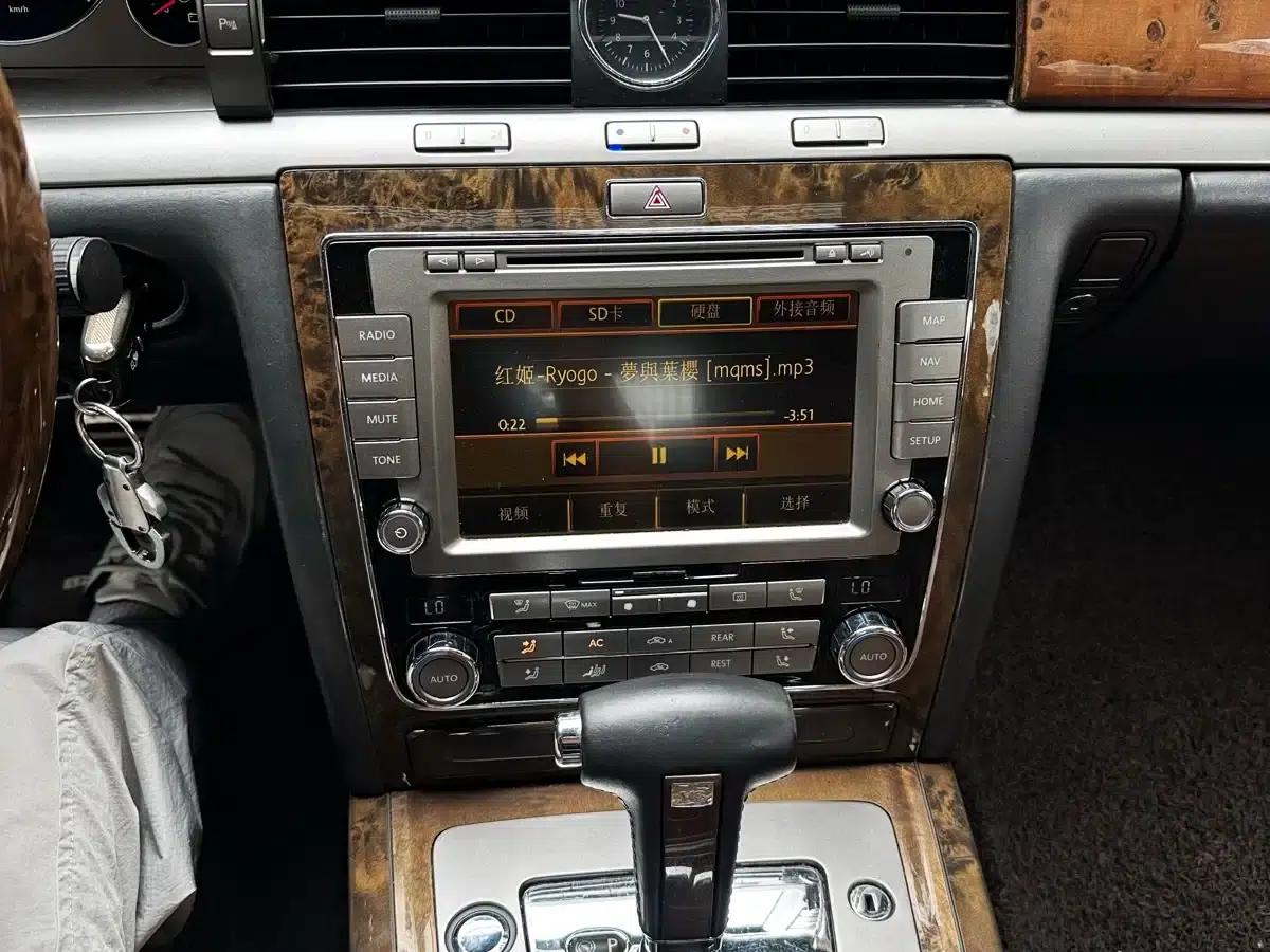 Phaeton 2012 4.2L Luxury Custom Edition — миниатюра 13