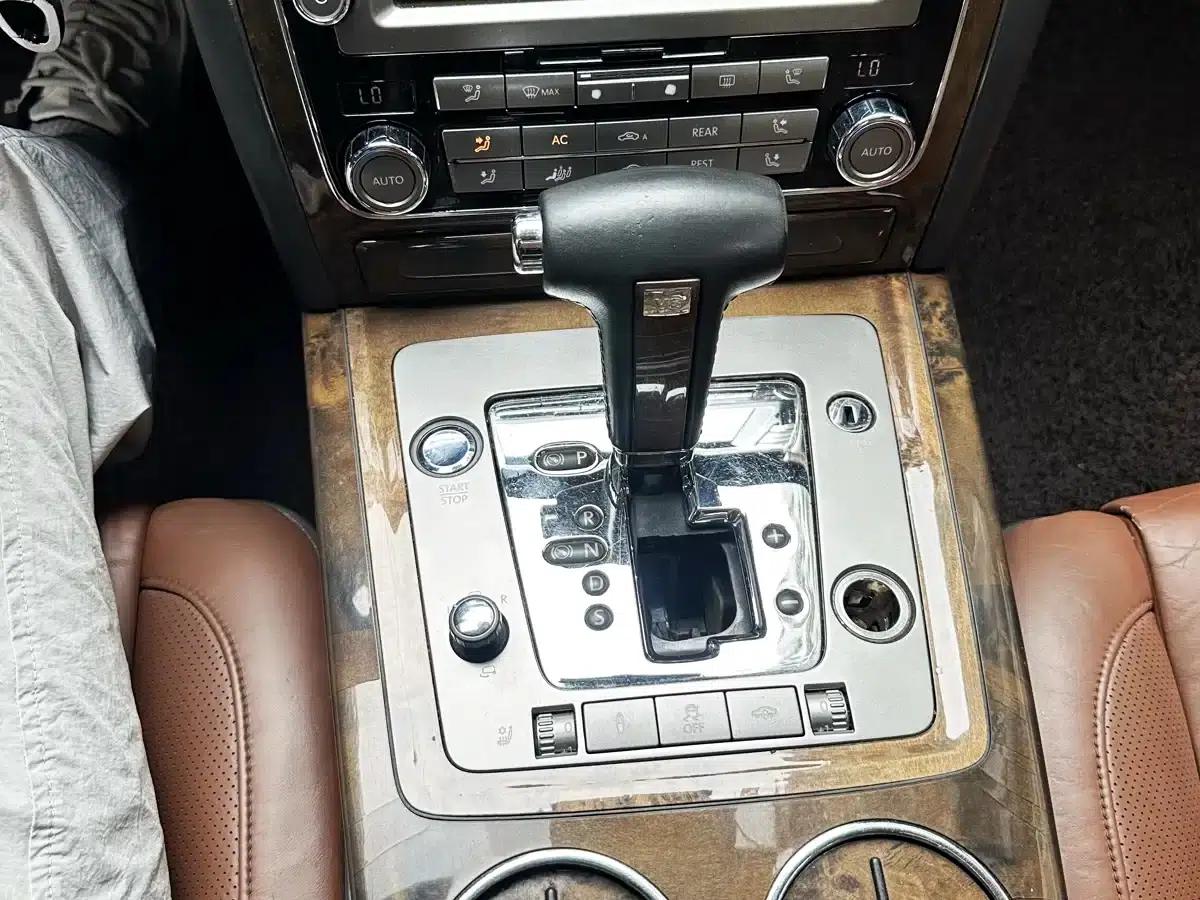 Phaeton 2012 4.2L Luxury Custom Edition — миниатюра 14