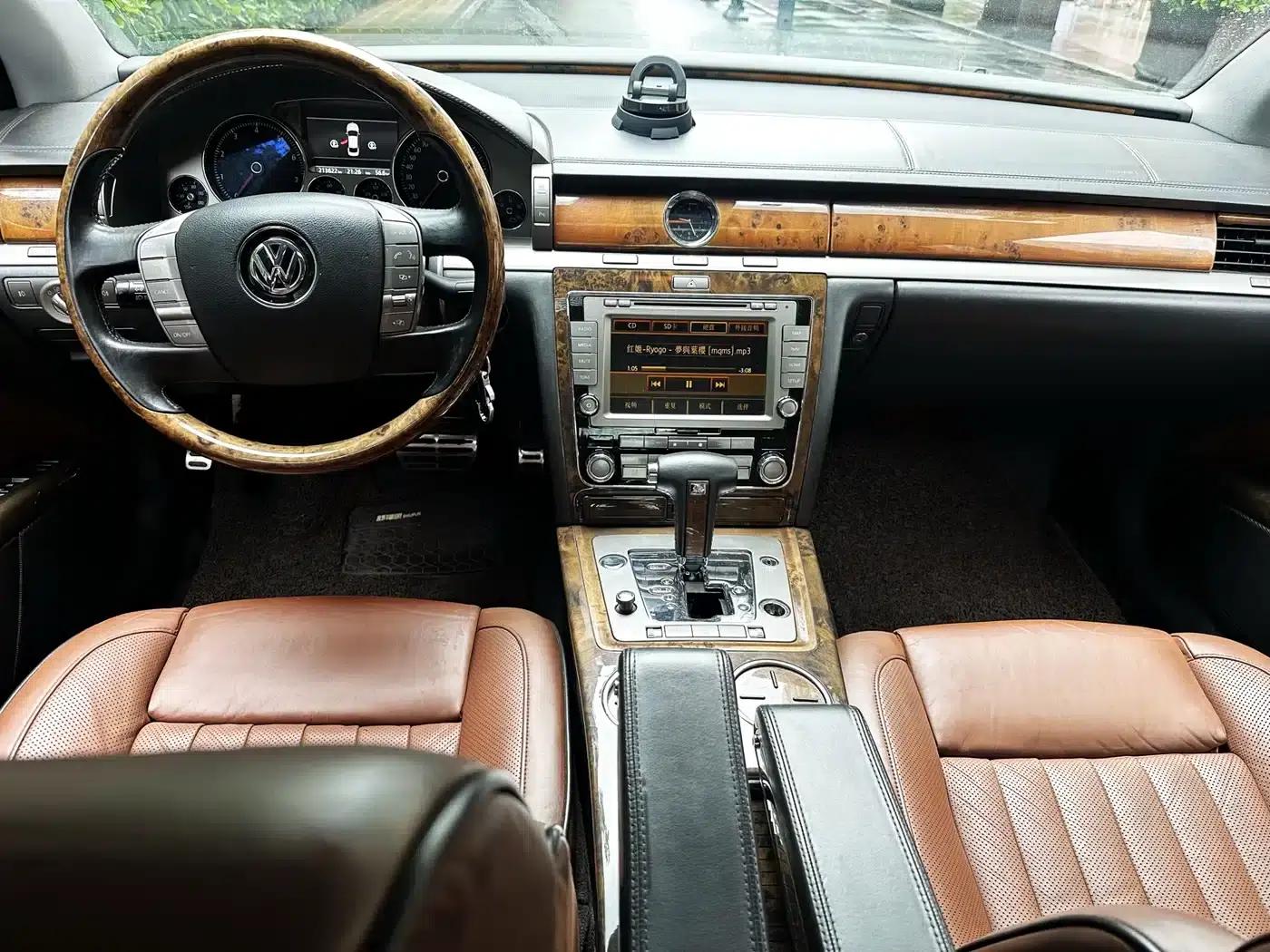 Phaeton 2012 4.2L Luxury Custom Edition — миниатюра 15