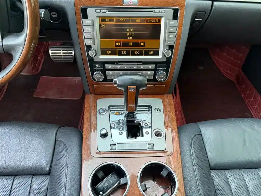 Phaeton 2009 3.6L V6 4-seater Extended Executive Edition — миниатюра 7