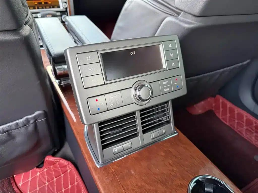 Phaeton 2009 3.6L V6 4-seater Extended Executive Edition — миниатюра 9